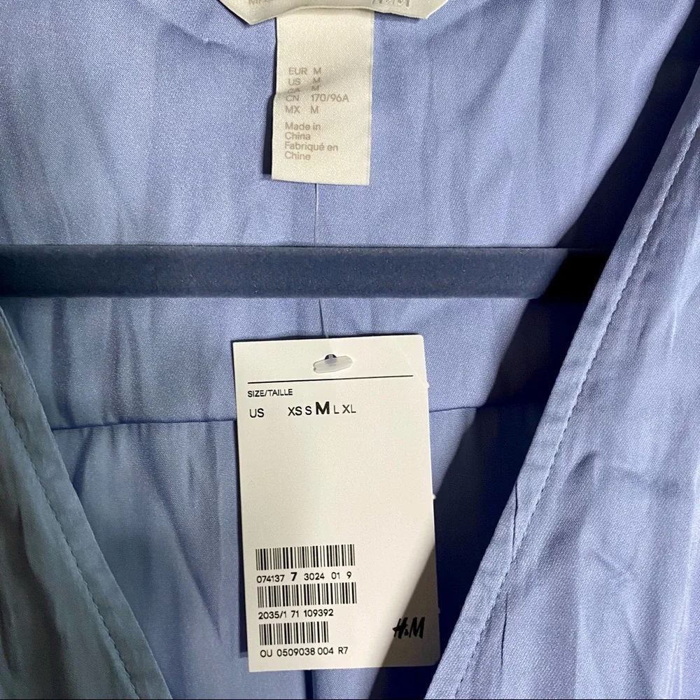 🆕 Sleeveless Lightweight Maternity Nursing Blouse - Picture 3 of 6